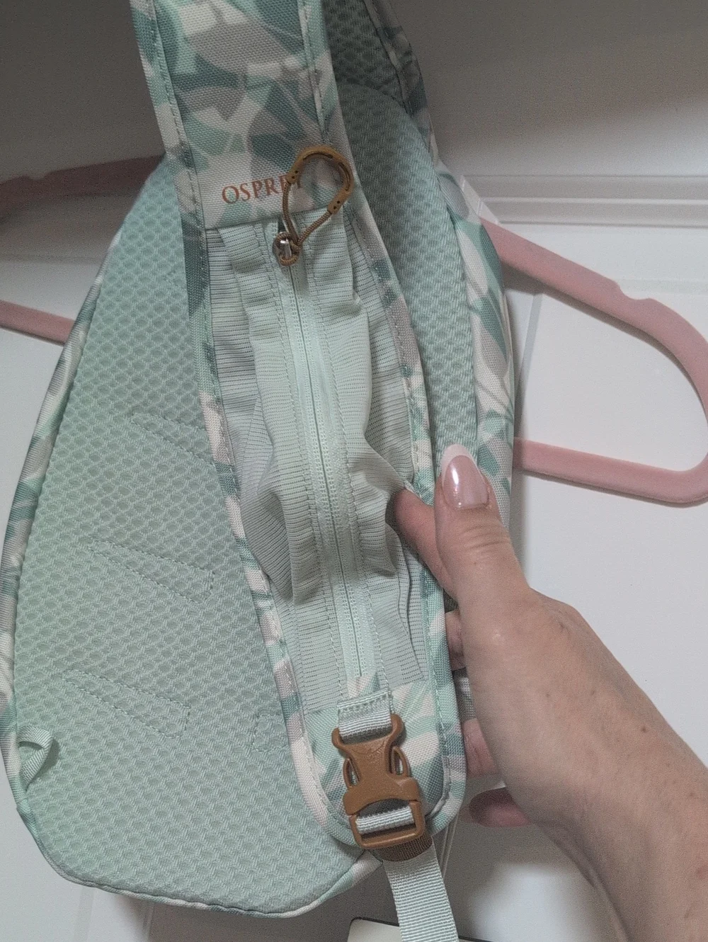 NWT Osprey Daylite Shoulder Sling Bag - Crossbody Shaleafy Print Frosty Mint